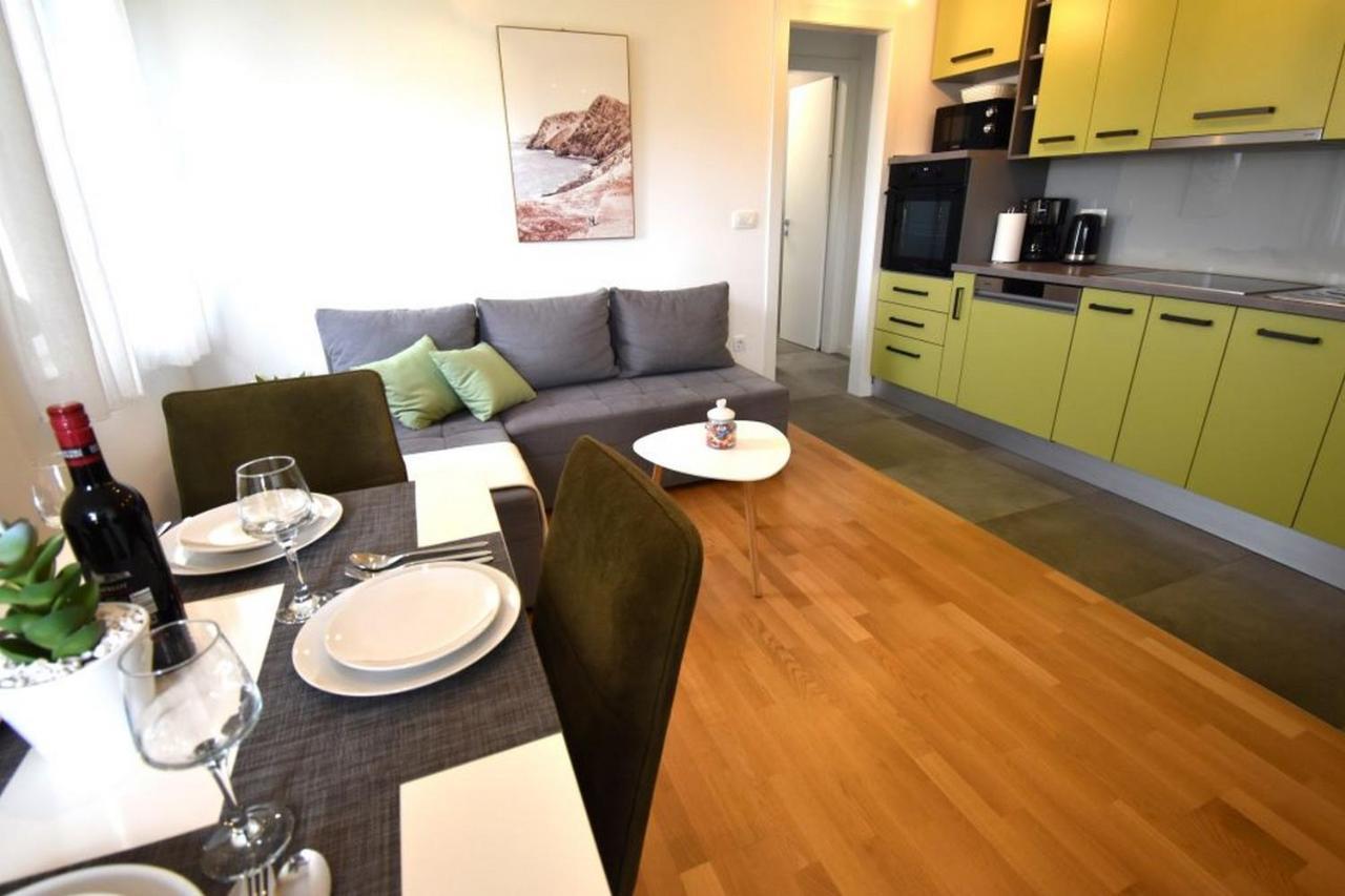 Apartment Johnny With Private Parking Zadar Exterior foto